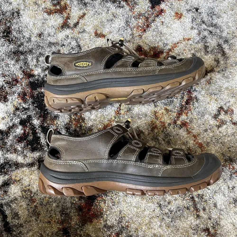 KEEN Men 43/10 Glisan Sandal Brown Leather Outdoor Hiking Gorpcore Trails Water